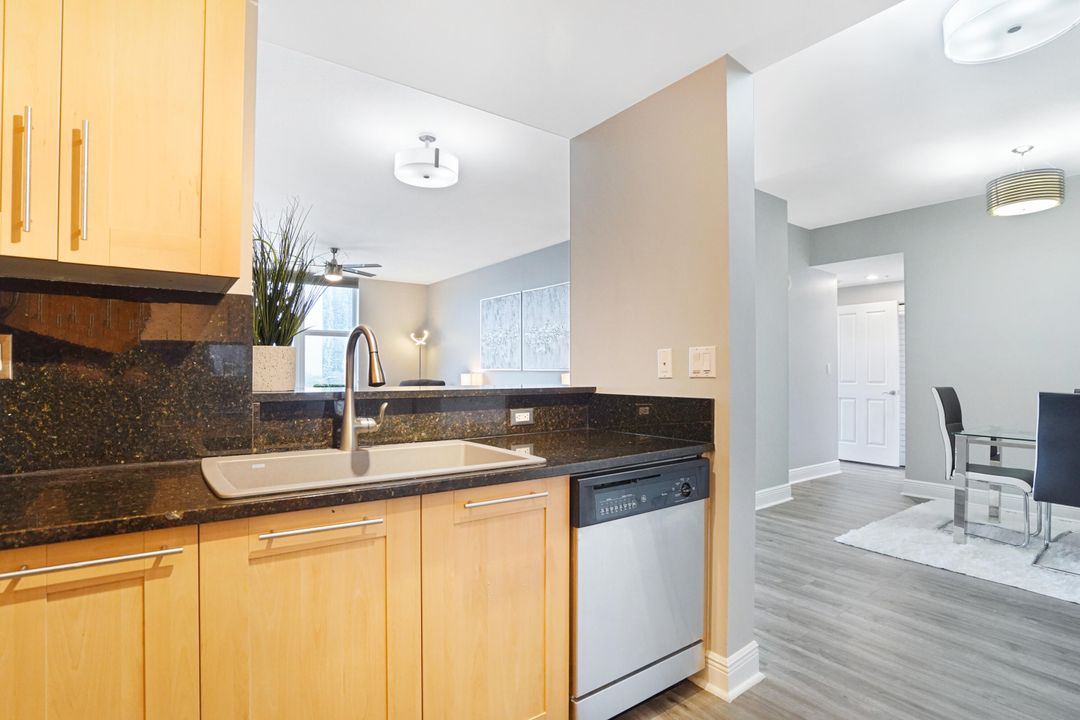 For Sale: $549,000 (2 beds, 2 baths, 1246 Square Feet)