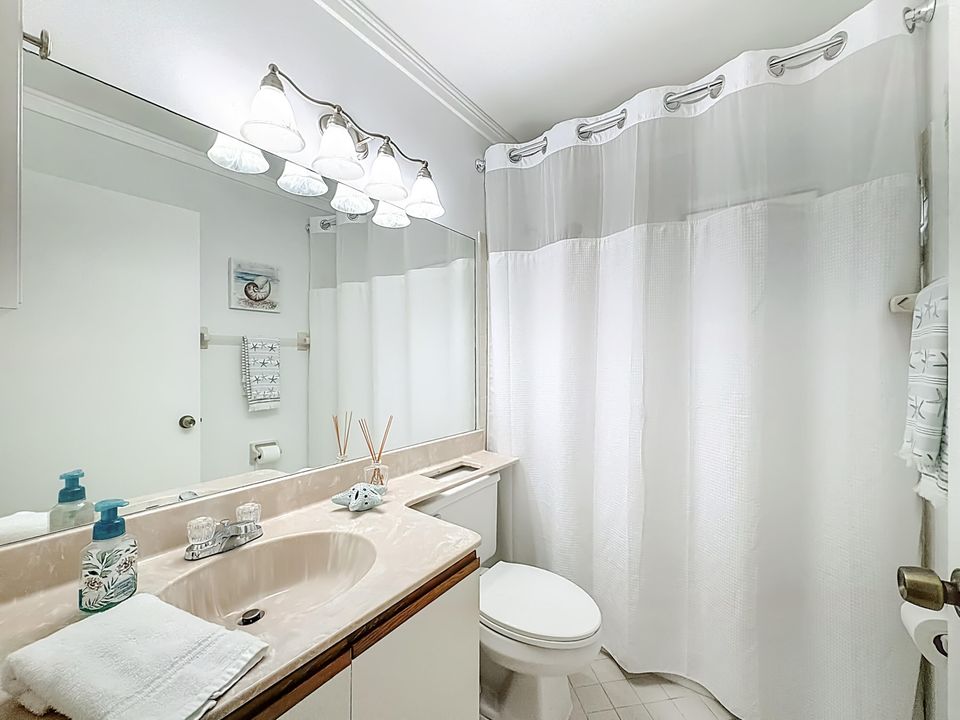 В аренду: $2,350 (3 спален, 2 ванн, 1120 Квадратных фут)