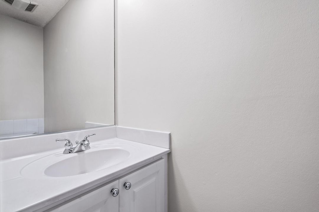 出租: $3,800 (3 贝兹, 2 浴室, 1670 平方英尺)