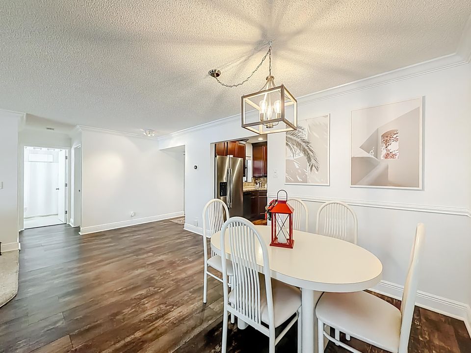 В аренду: $2,350 (3 спален, 2 ванн, 1120 Квадратных фут)