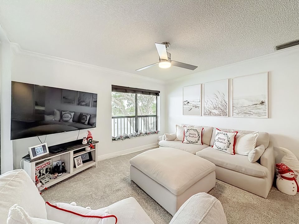 В аренду: $2,350 (3 спален, 2 ванн, 1120 Квадратных фут)