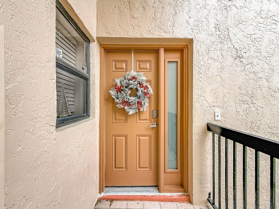 В аренду: $2,350 (3 спален, 2 ванн, 1120 Квадратных фут)