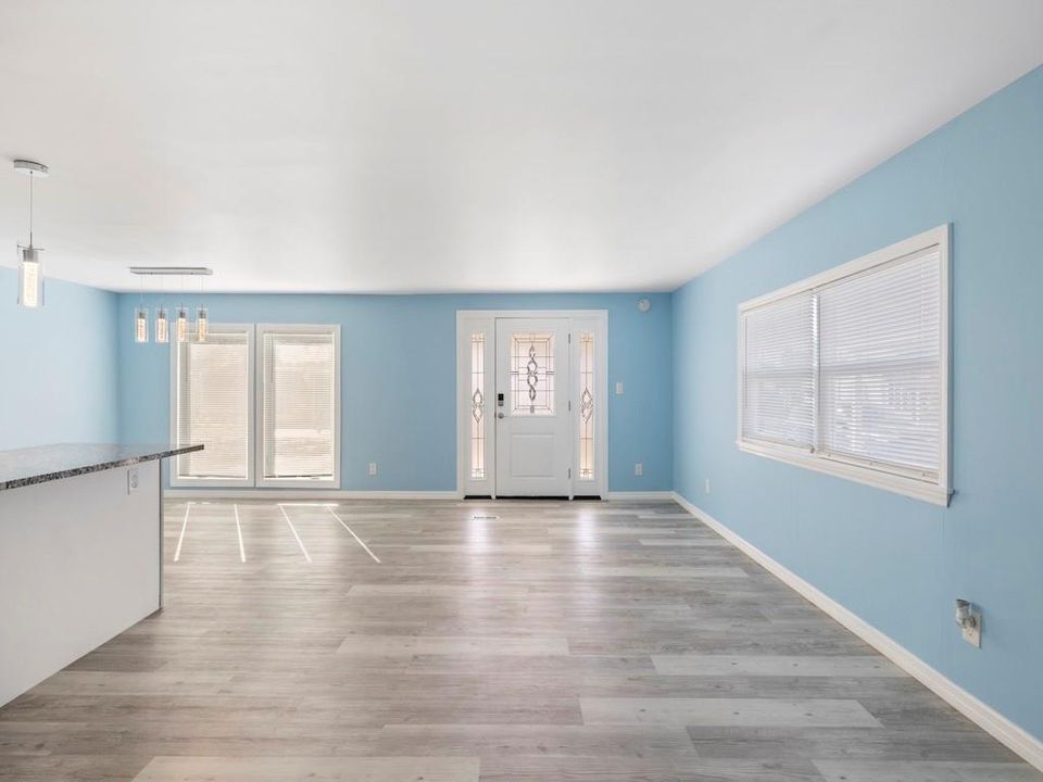 For Sale: $169,000 (2 beds, 2 baths, 1152 Square Feet)