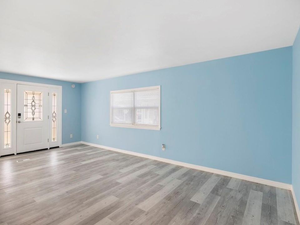 For Sale: $169,000 (2 beds, 2 baths, 1152 Square Feet)