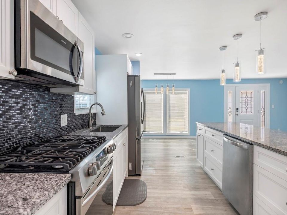 For Sale: $169,000 (2 beds, 2 baths, 1152 Square Feet)