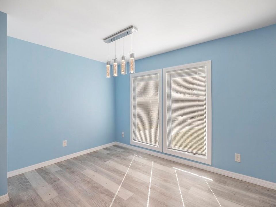 For Sale: $169,000 (2 beds, 2 baths, 1152 Square Feet)