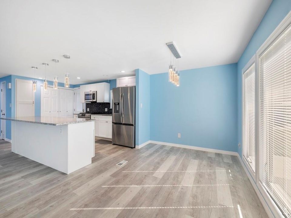 For Sale: $169,000 (2 beds, 2 baths, 1152 Square Feet)