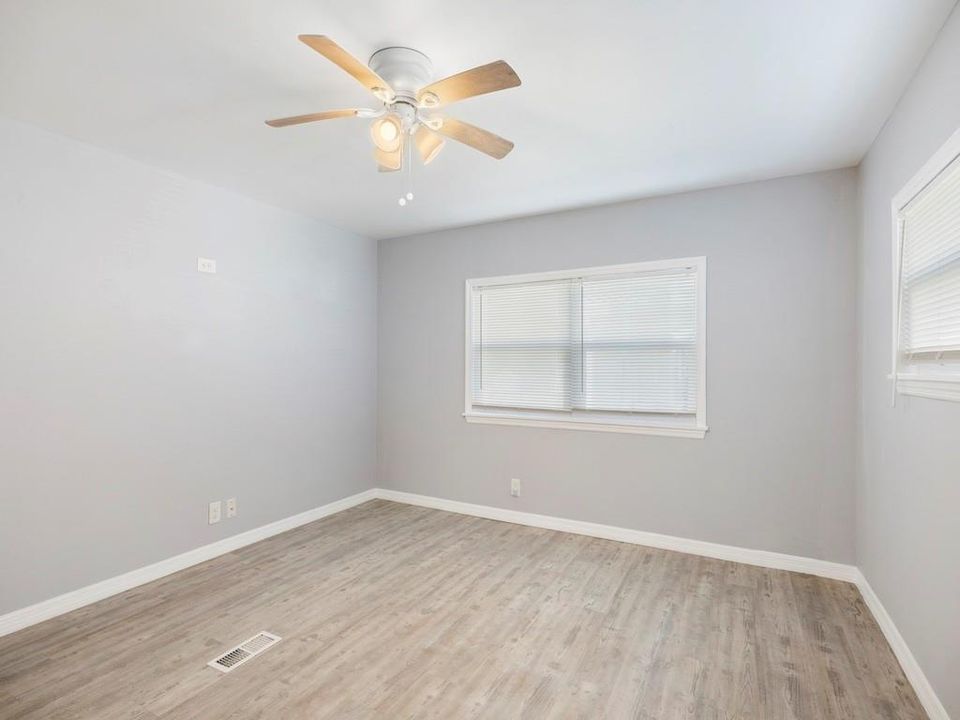 For Sale: $169,000 (2 beds, 2 baths, 1152 Square Feet)