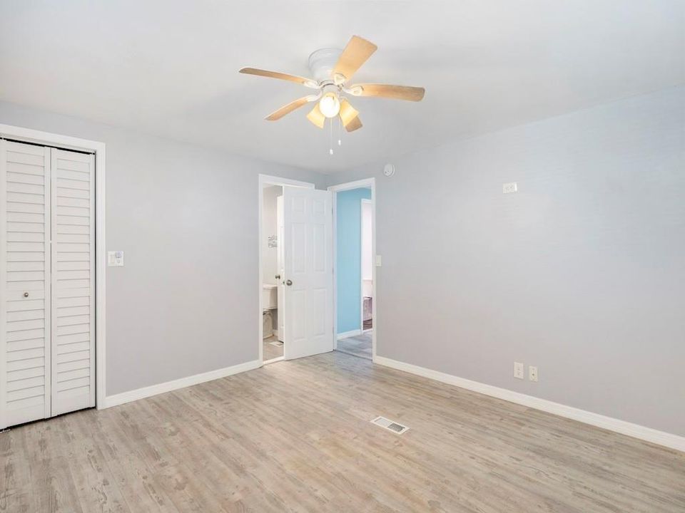 For Sale: $169,000 (2 beds, 2 baths, 1152 Square Feet)