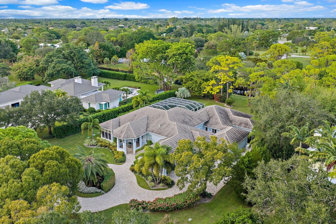 For Sale: $4,199,000 (5 beds, 3 baths, 4711 Square Feet)