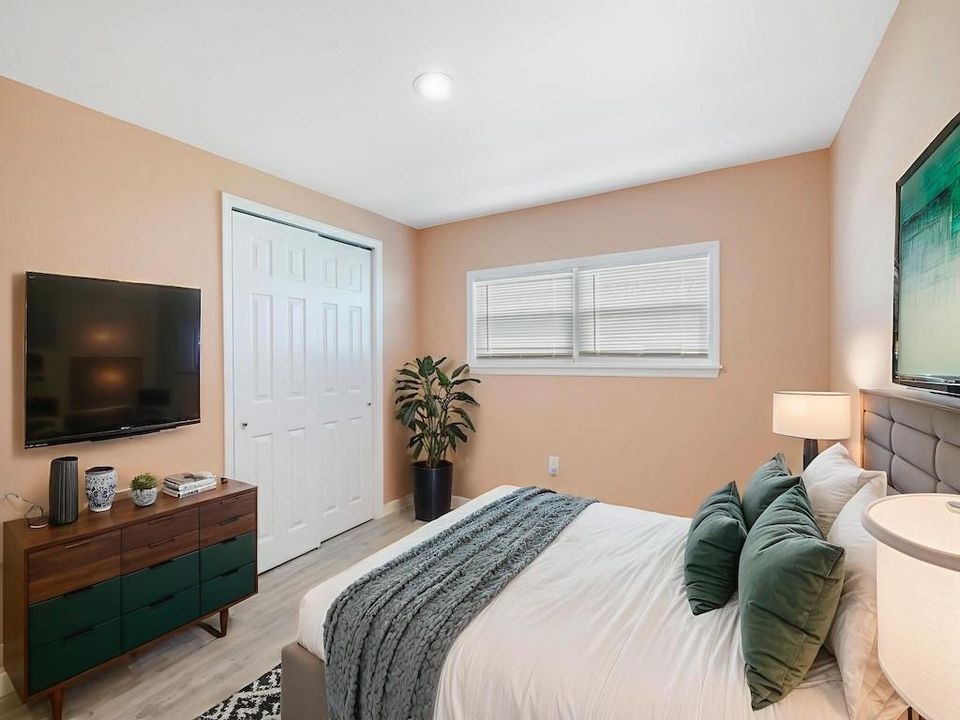 For Sale: $169,000 (2 beds, 2 baths, 1152 Square Feet)