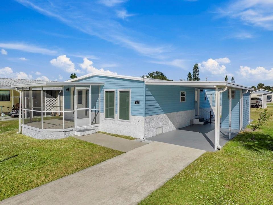 For Sale: $169,000 (2 beds, 2 baths, 1152 Square Feet)