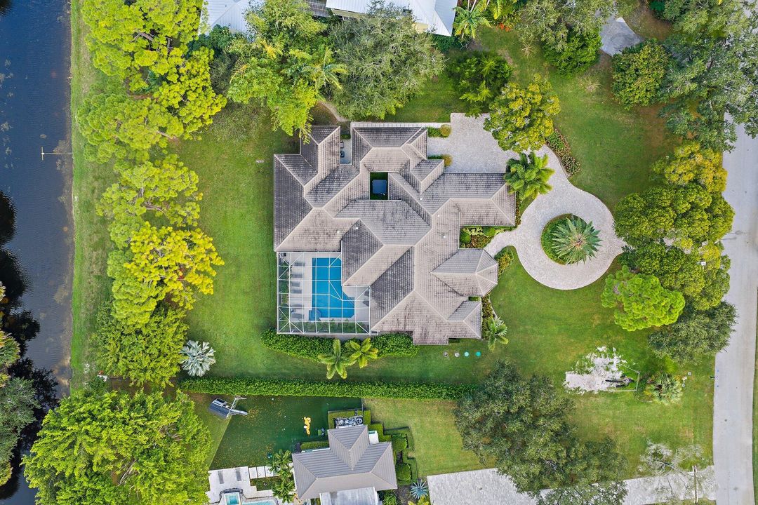 For Sale: $4,199,000 (5 beds, 3 baths, 4711 Square Feet)