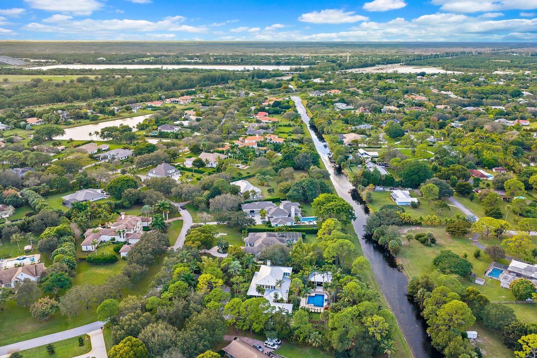 For Sale: $4,199,000 (5 beds, 3 baths, 4711 Square Feet)