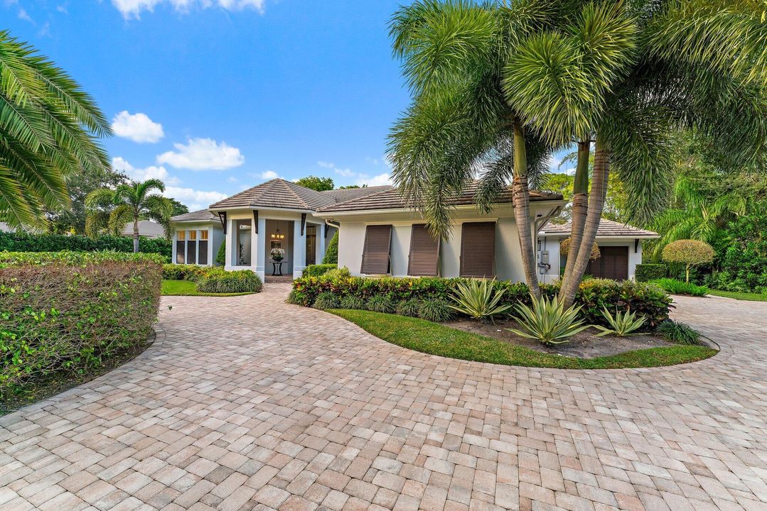 For Sale: $4,199,000 (5 beds, 3 baths, 4711 Square Feet)