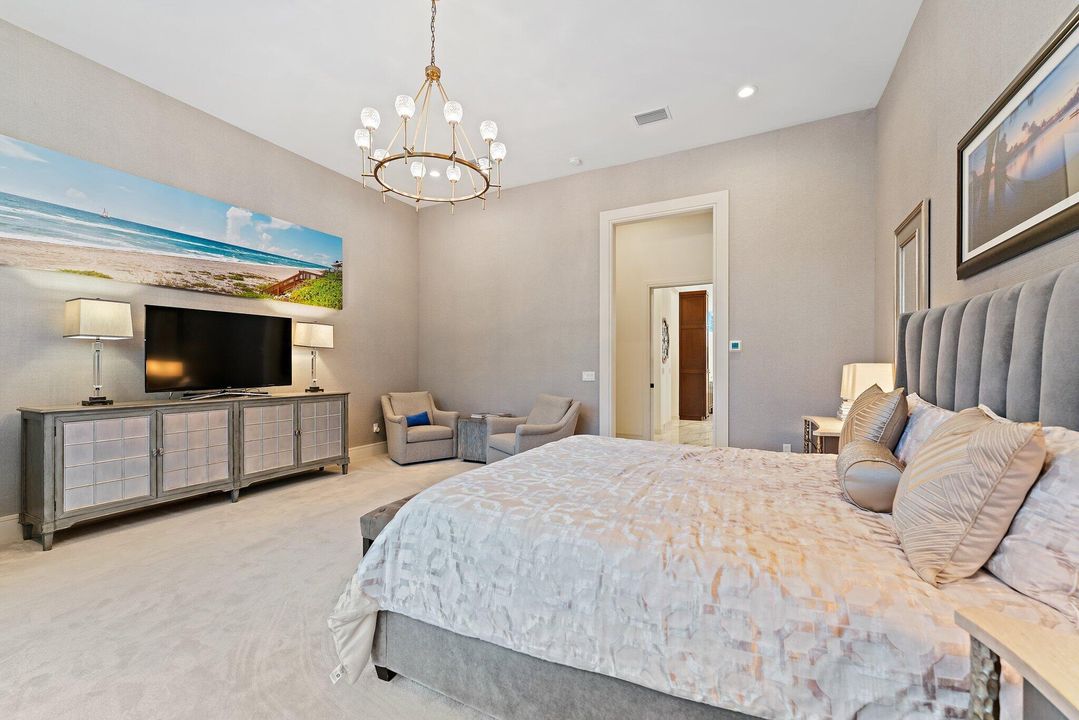 For Sale: $4,199,000 (5 beds, 3 baths, 4711 Square Feet)