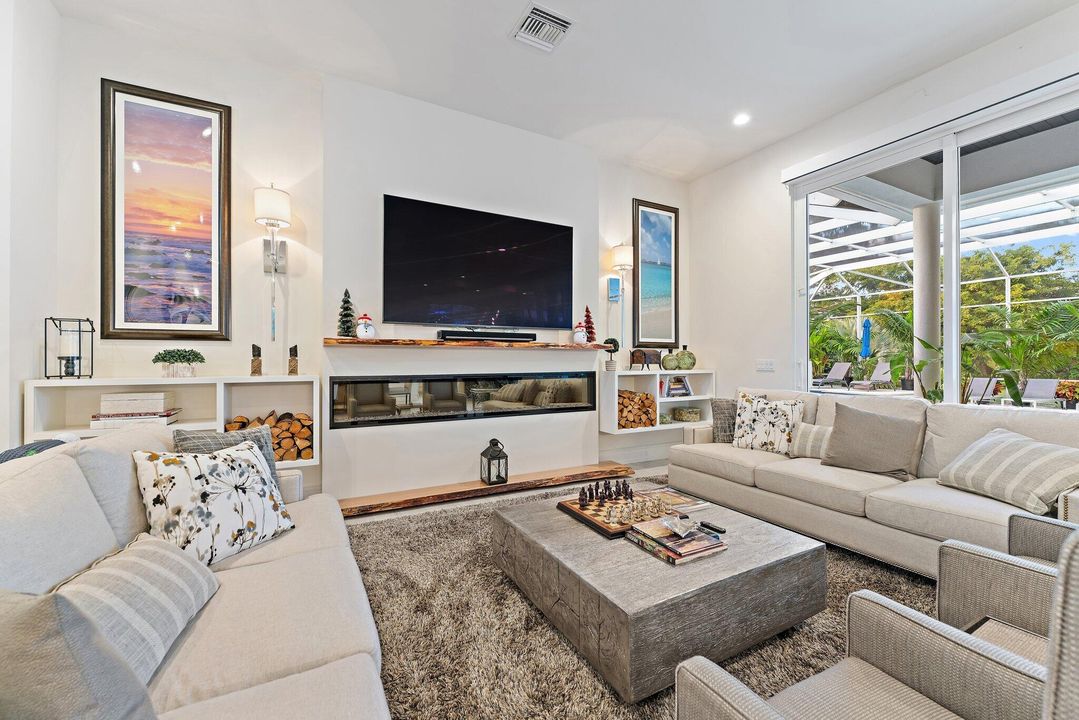 For Sale: $4,199,000 (5 beds, 3 baths, 4711 Square Feet)