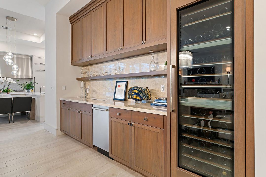 For Sale: $4,199,000 (5 beds, 3 baths, 4711 Square Feet)