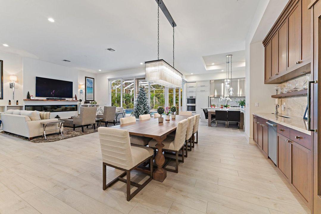 For Sale: $4,199,000 (5 beds, 3 baths, 4711 Square Feet)