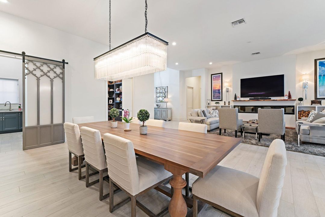 For Sale: $4,199,000 (5 beds, 3 baths, 4711 Square Feet)