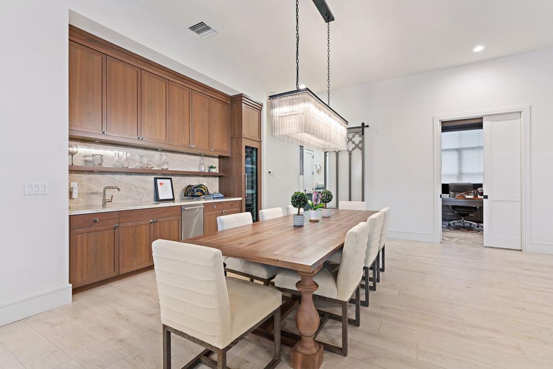 For Sale: $4,199,000 (5 beds, 3 baths, 4711 Square Feet)