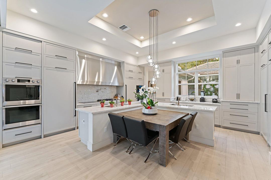 For Sale: $4,199,000 (5 beds, 3 baths, 4711 Square Feet)