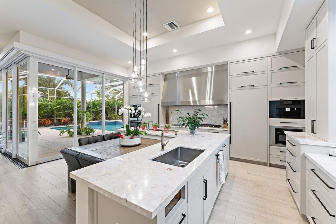 For Sale: $4,199,000 (5 beds, 3 baths, 4711 Square Feet)