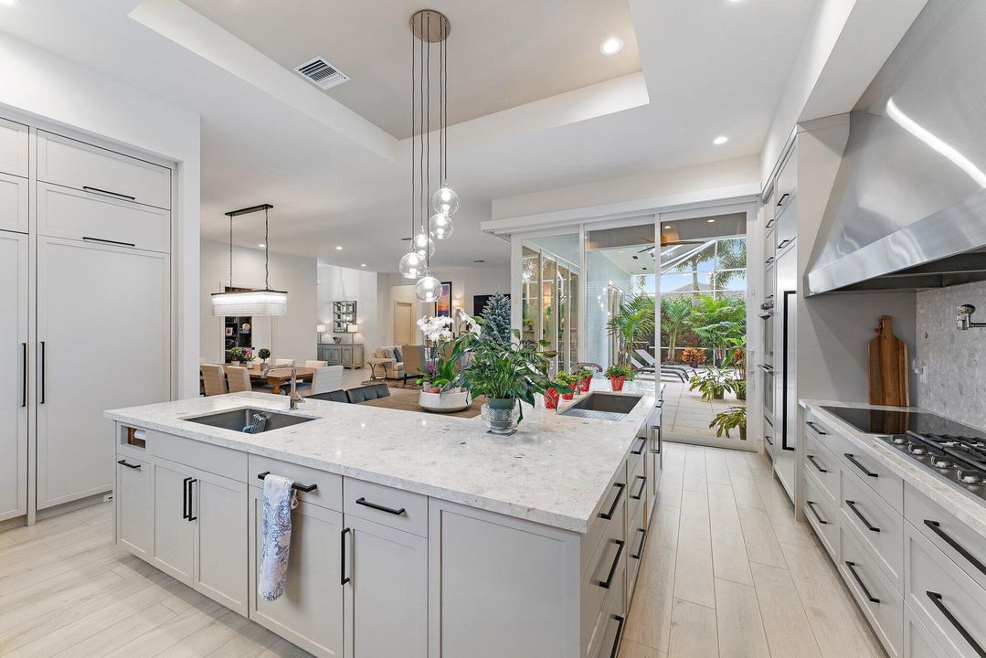 For Sale: $4,199,000 (5 beds, 3 baths, 4711 Square Feet)