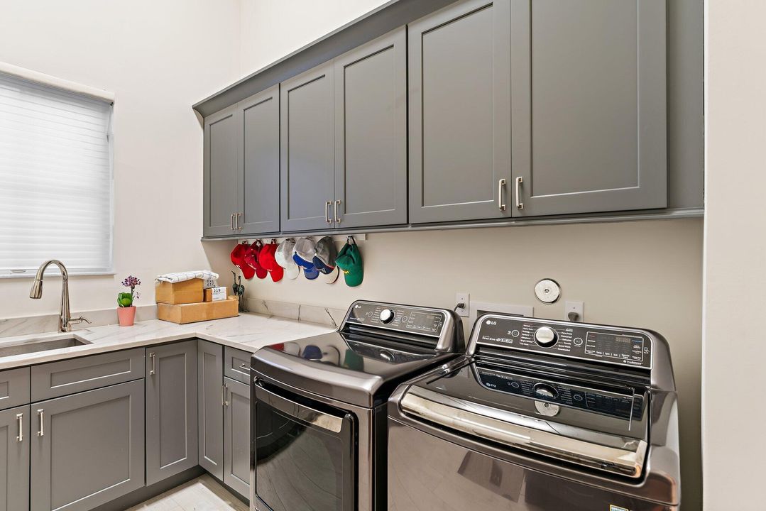 For Sale: $4,199,000 (5 beds, 3 baths, 4711 Square Feet)