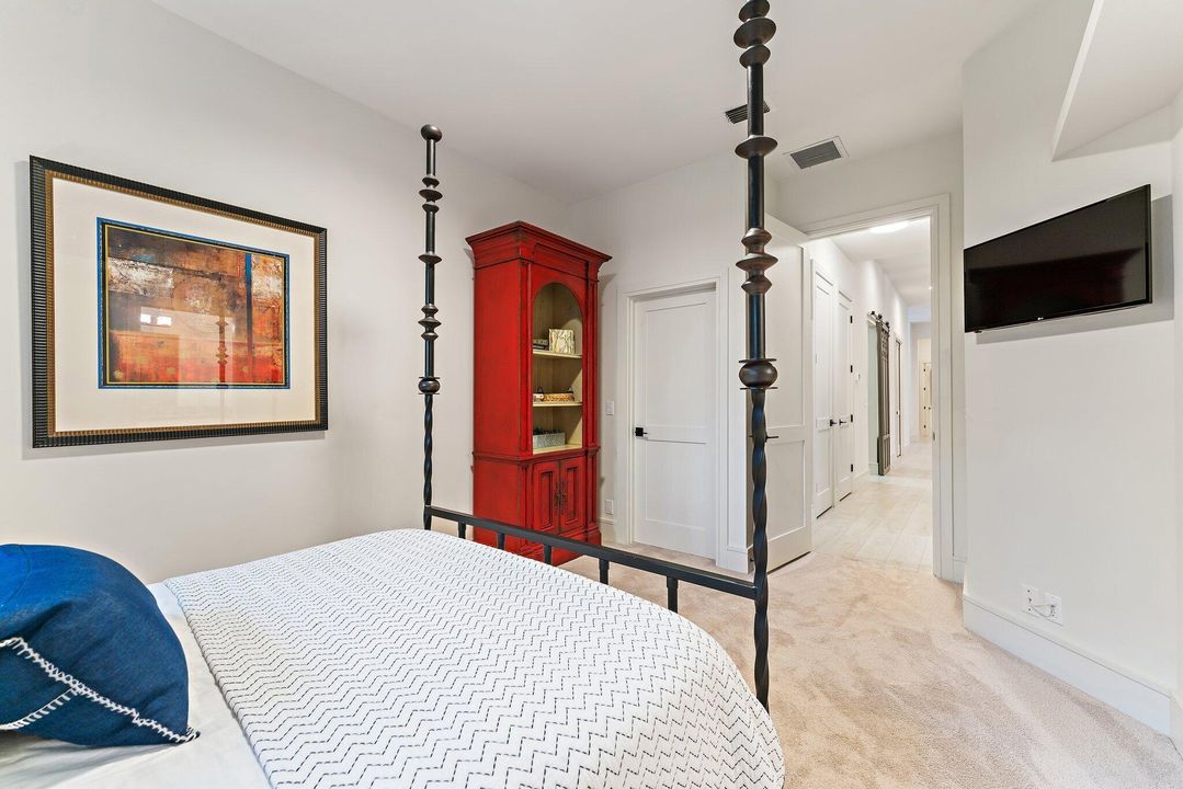 For Sale: $4,199,000 (5 beds, 3 baths, 4711 Square Feet)