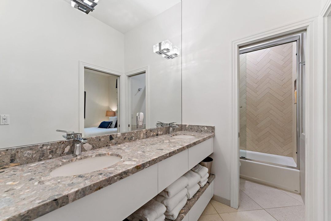 For Sale: $4,199,000 (5 beds, 3 baths, 4711 Square Feet)