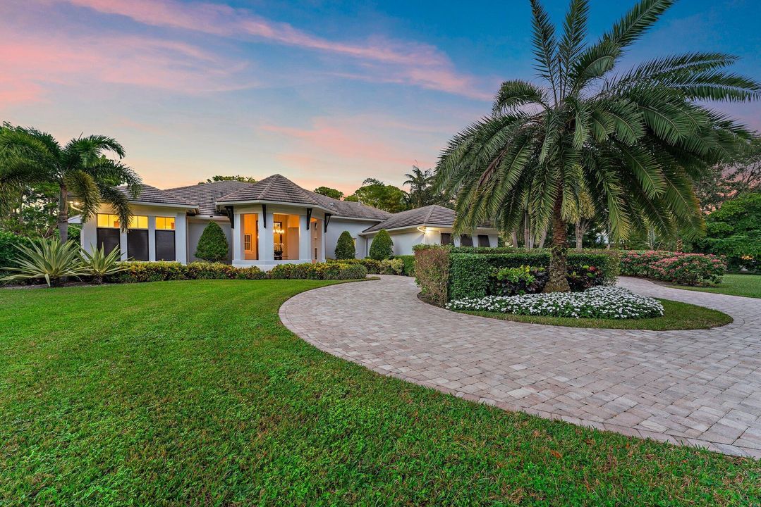 For Sale: $4,199,000 (5 beds, 3 baths, 4711 Square Feet)