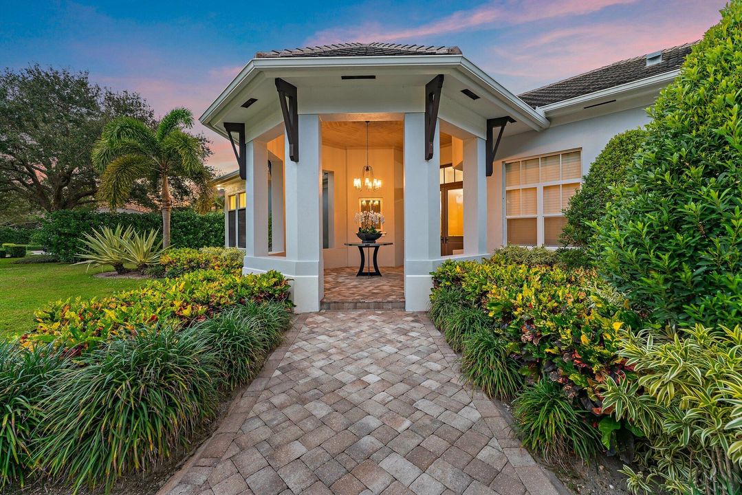 For Sale: $4,199,000 (5 beds, 3 baths, 4711 Square Feet)