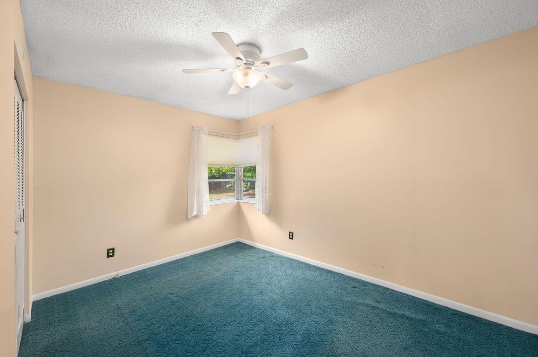 For Sale: $249,900 (2 beds, 1 baths, 858 Square Feet)