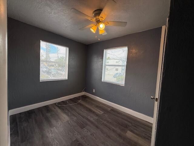 For Rent: $1,650 (1 beds, 1 baths, 927 Square Feet)