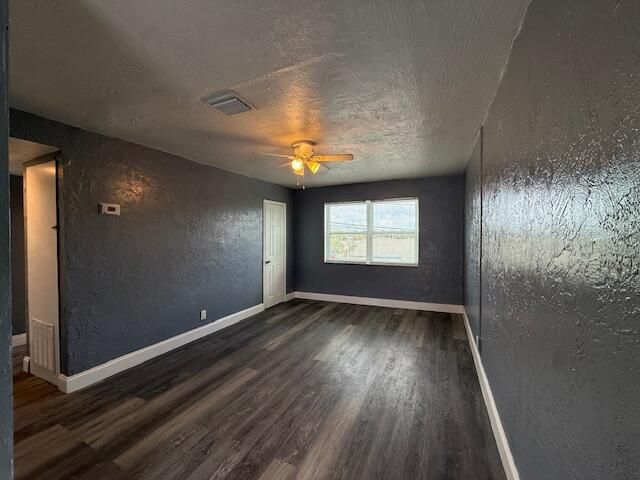 For Rent: $1,650 (1 beds, 1 baths, 927 Square Feet)