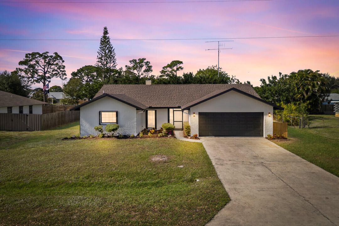 En Venta: $439,900 (3 camas, 2 baños, 1749 Pies cuadrados)