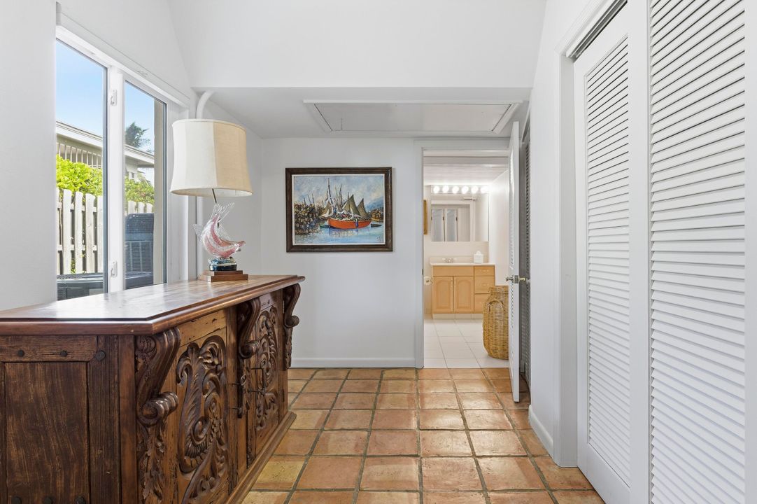 出租: $35,000 (5 贝兹, 2 浴室, 3505 平方英尺)