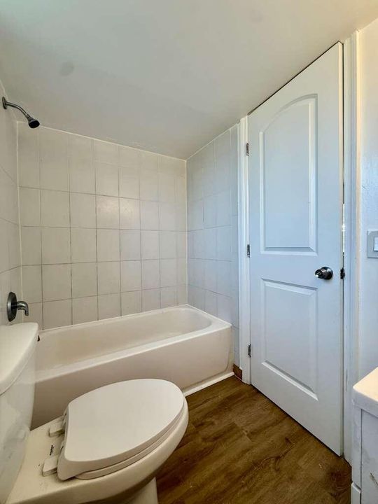 For Rent: $1,650 (1 beds, 1 baths, 750 Square Feet)