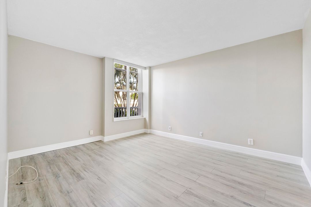 В аренду: $2,000 (1 спален, 1 ванн, 648 Квадратных фут)