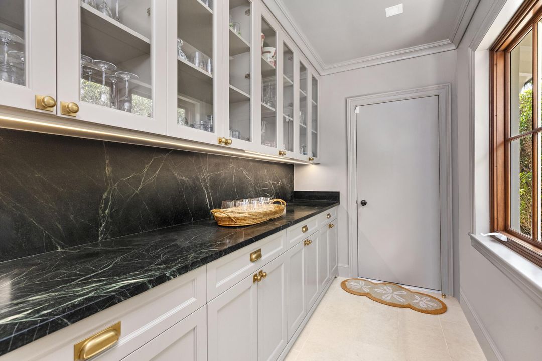 For Sale: $13,900,000 (4 beds, 5 baths, 3489 Square Feet)