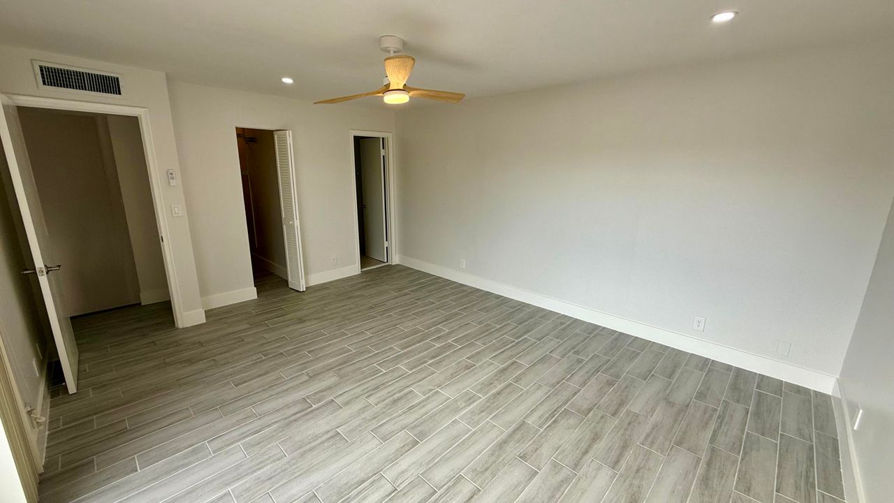 На продажу: $279,900 (2 спален, 2 ванн, 1500 Квадратных фут)