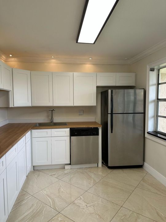 На продажу: $149,900 (2 спален, 2 ванн, 1197 Квадратных фут)