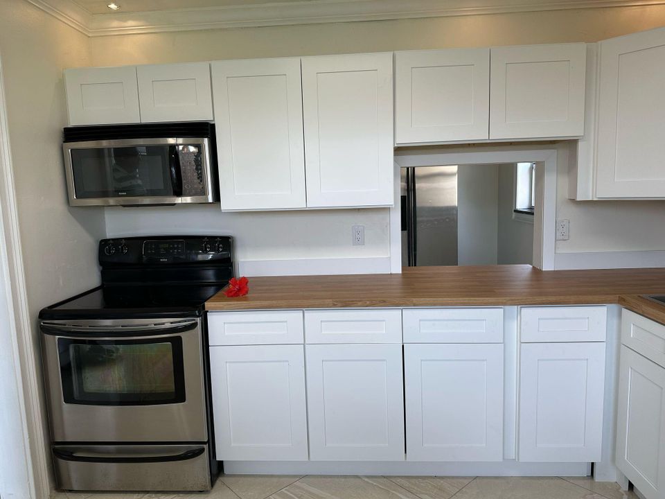 На продажу: $149,900 (2 спален, 2 ванн, 1197 Квадратных фут)