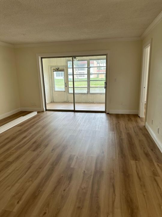 На продажу: $149,900 (2 спален, 2 ванн, 1197 Квадратных фут)