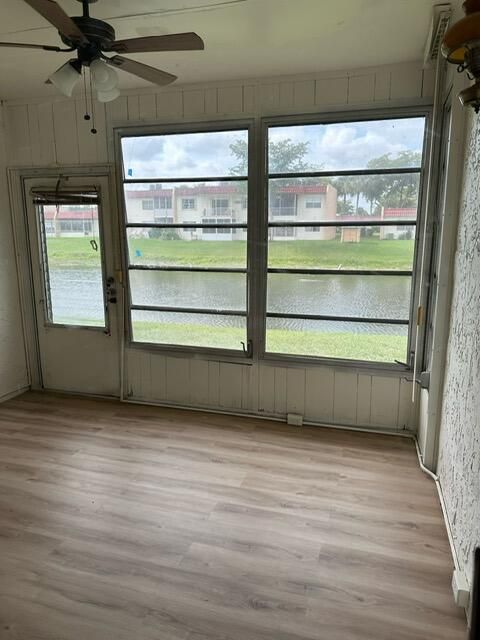 На продажу: $149,900 (2 спален, 2 ванн, 1197 Квадратных фут)