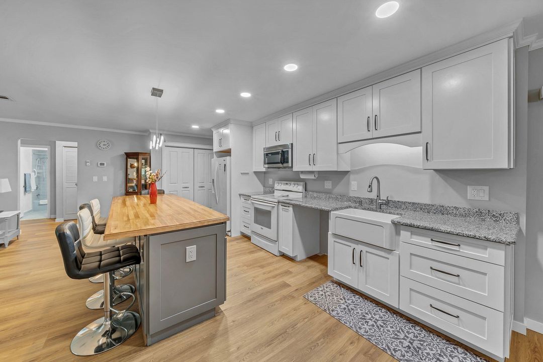 For Sale: $385,000 (3 beds, 2 baths, 1545 Square Feet)