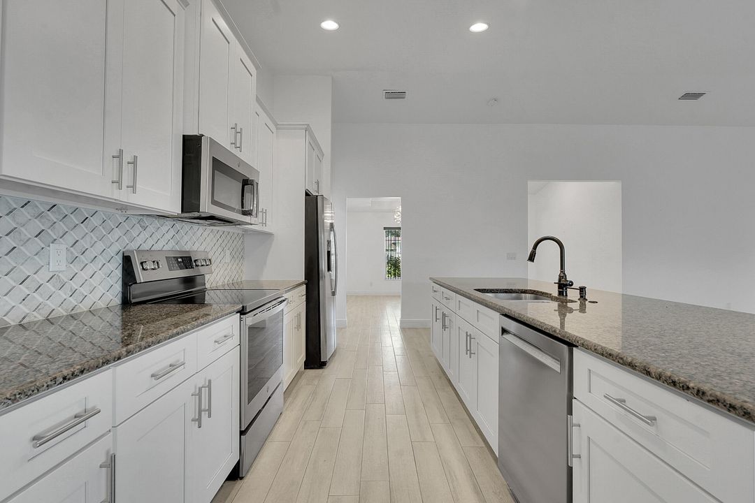 В аренду: $2,900 (4 спален, 2 ванн, 2149 Квадратных фут)