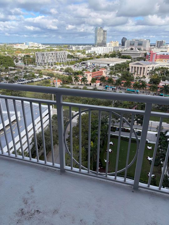 For Rent: $3,150 (2 beds, 2 baths, 1083 Square Feet)