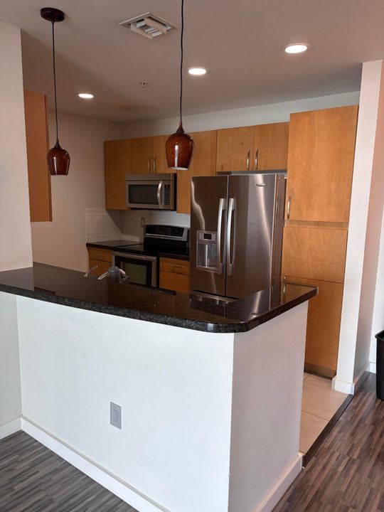 For Rent: $3,150 (2 beds, 2 baths, 1083 Square Feet)